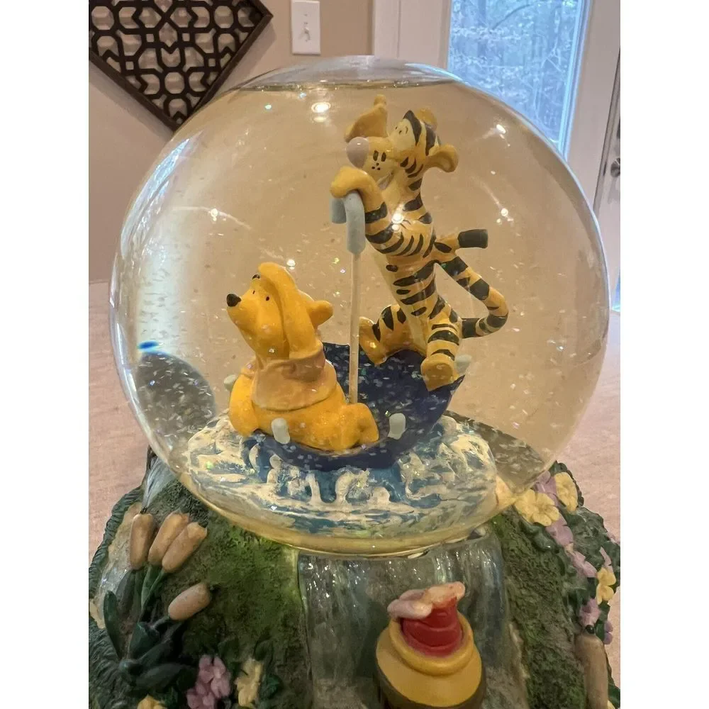 Disney Winnie the Pooh Tigger Musical Snow Globe Rain Came Down Works!